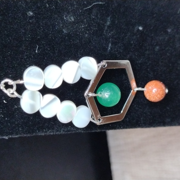 🦋🏵️🦋Holiday Earrings - Picture 4 of 7